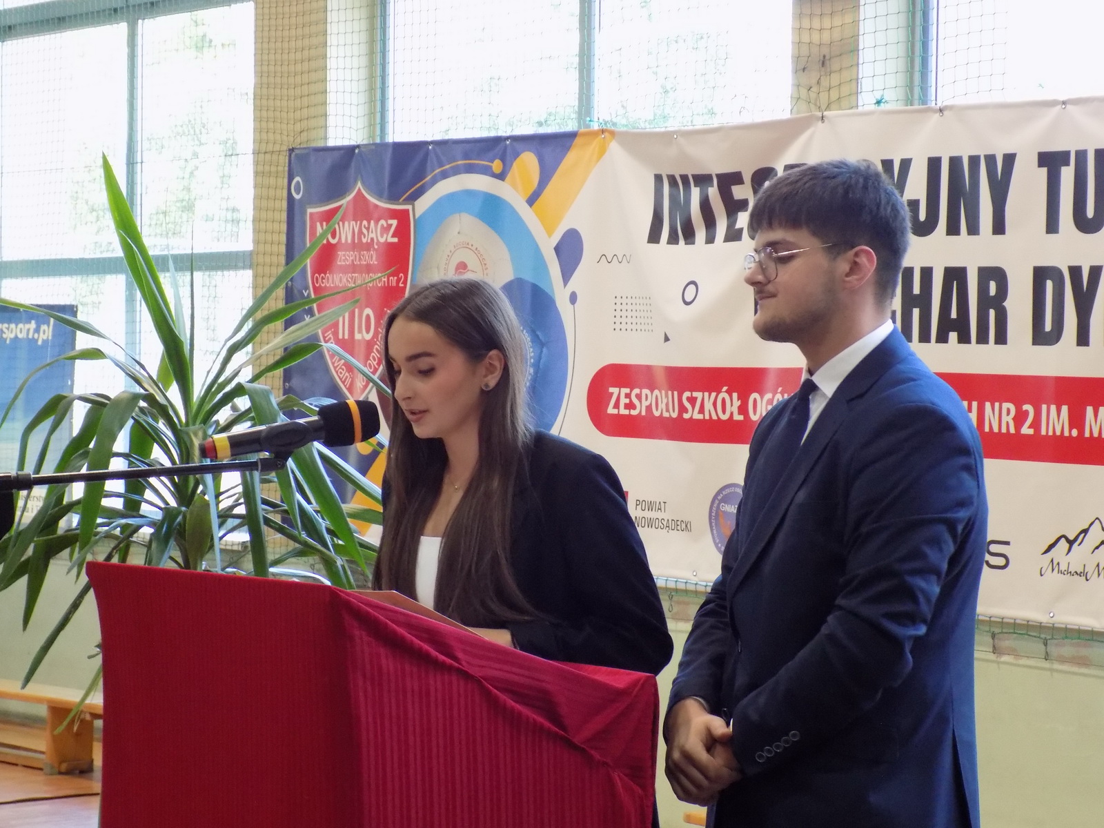 Zdjęcie Rozp roku 2025-2026 (19)ab87668c-3746-4ab2-b008-f603a00c4443.JPG w galerii Uroczyste rozpoczęcie roku szkolnego 2025/2026